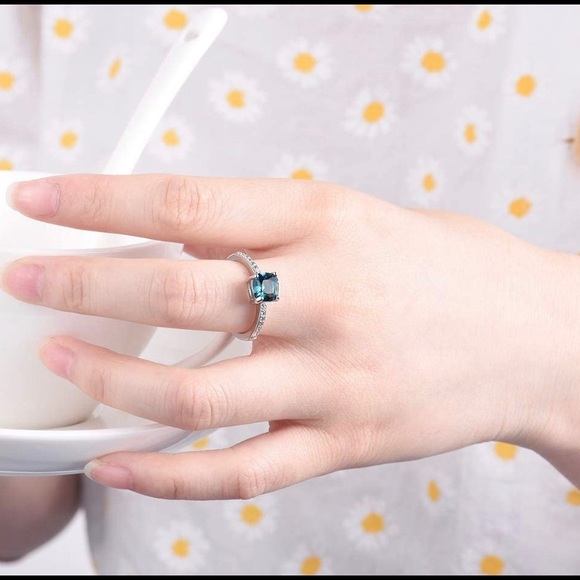 Women’s Engagement Ring Sapphire Blue Size 8 - Picture 4 of 5